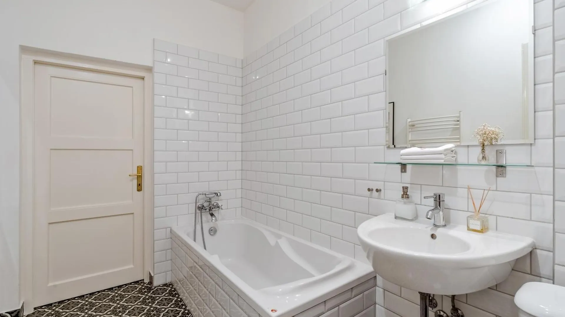 Highrise Art Apartment Budapest 0*,